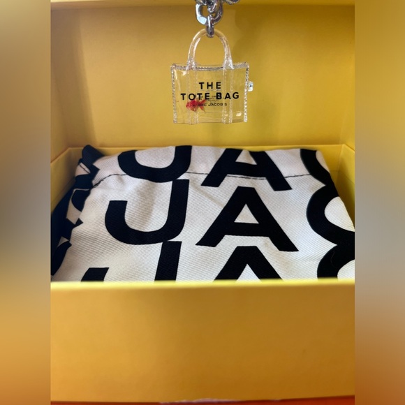 🐠 MARC JACOBS THE TOTE BAG GOLDFISH NECKLACE 🐠 NWOT 🐠 - Picture 12 of 16